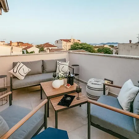 Lovely Apartment In Pakostane With House Sea View Pakoštane