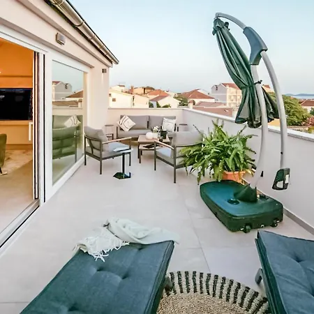 Apartament Lovely Apartment In Pakostane With House Sea View *